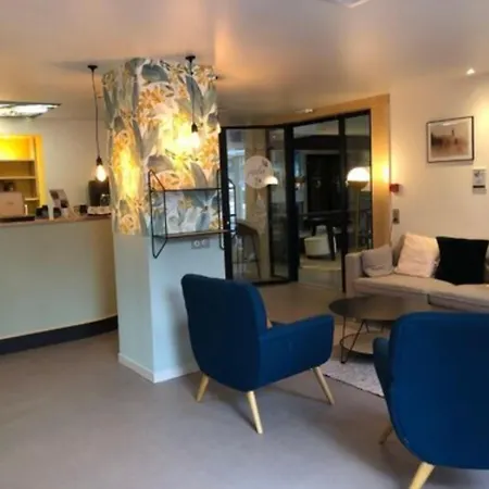Europole Hotel 3*