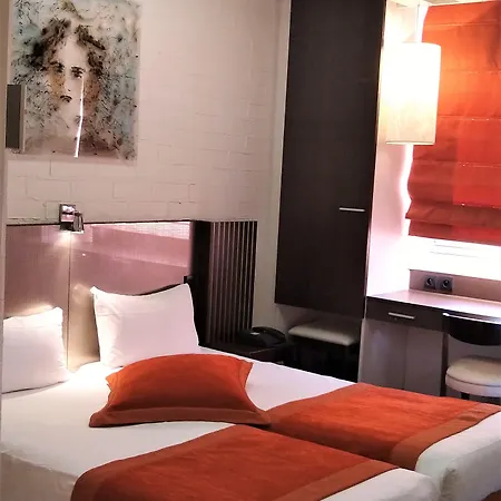 Europole Hotel 3*