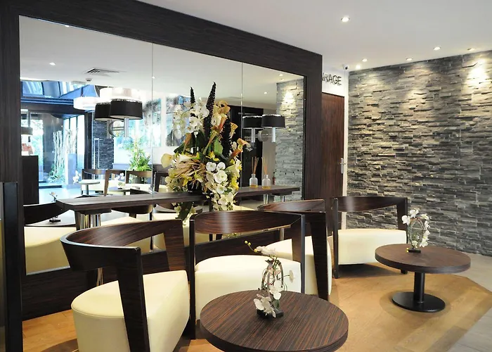 Europole Hotel 3*