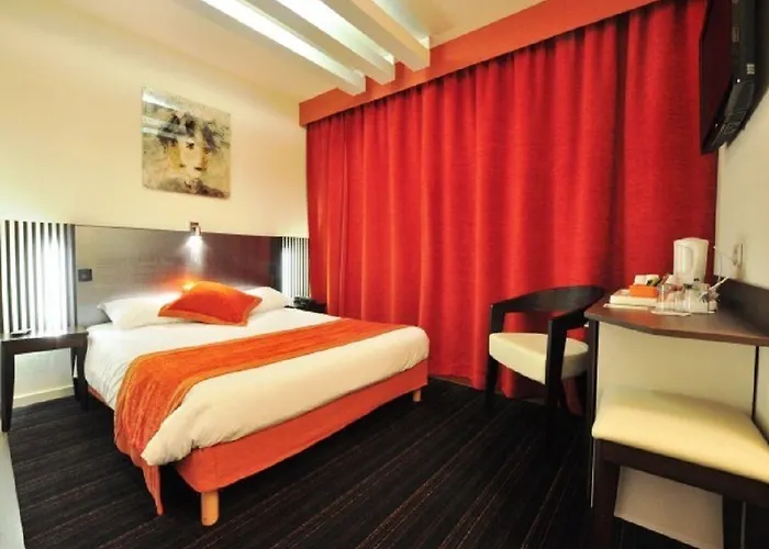Europole Hotel 3*